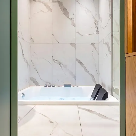 ラブホテル L'exclusif Prestige Croix-rousse リヨン